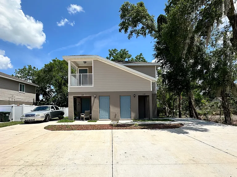 1139 Sycamore St — Photo 17