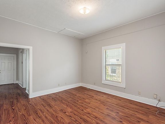 2nd image of 1622 Dora St