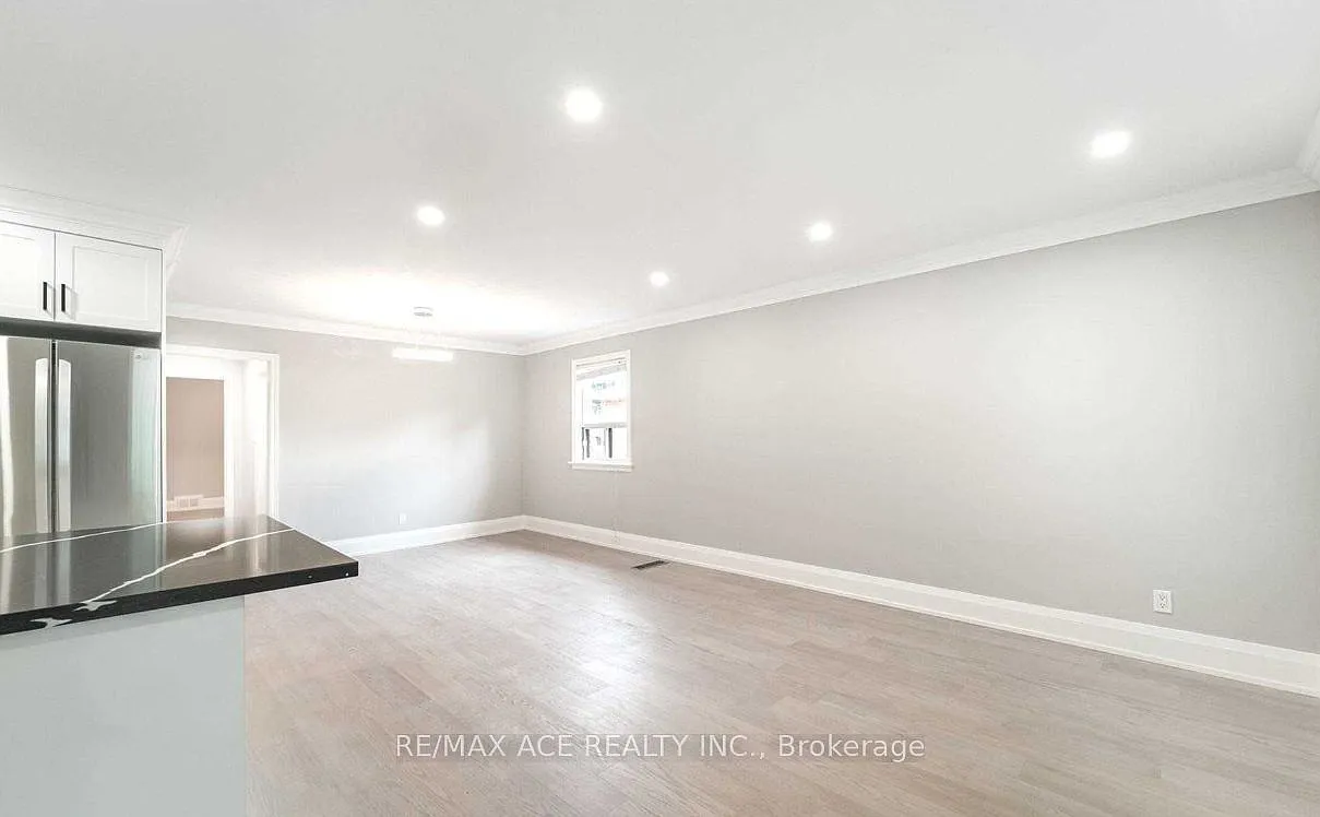 3 bed, $2,800 — Photo 2