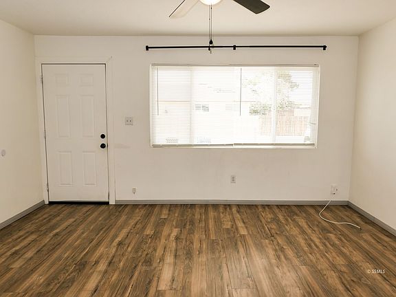 4th image of 1033 W Bataan Ave