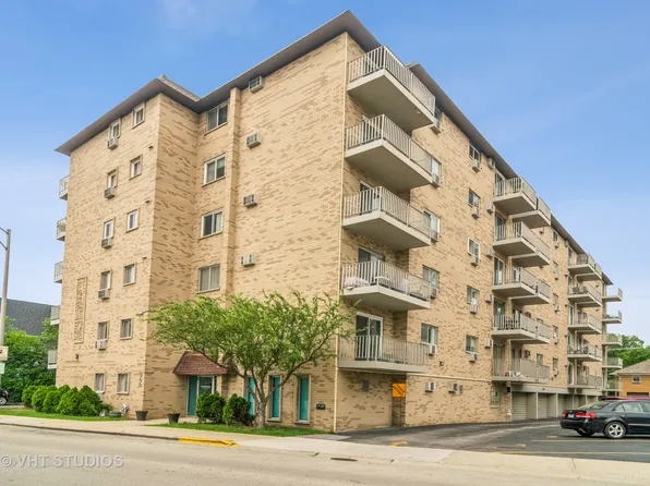 300 Circle Ave APT 2G, Forest Park, IL 60130
