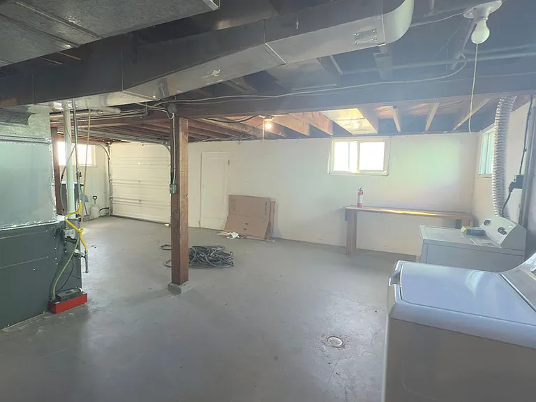 627 W Marine Dr — Photo 26