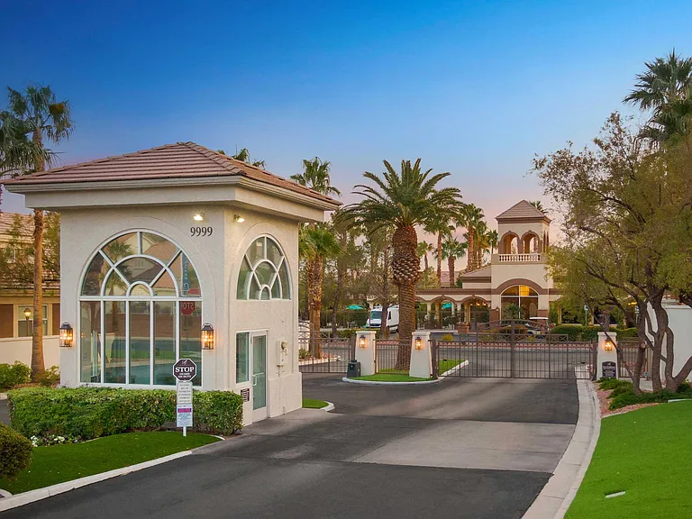 Resort at The Lakes — Photo 102