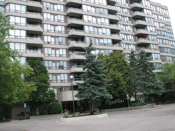 81 Townsgate Dr #306, Vaughan, ON L4J 8E6