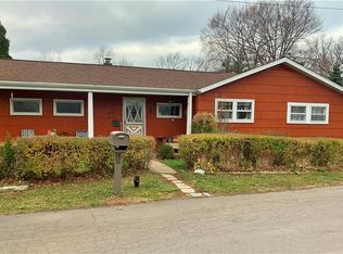 1669 Groveland Ave, Youngstown, NY 14174