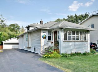 407 S Monterey Ave, Villa Park, IL 60181