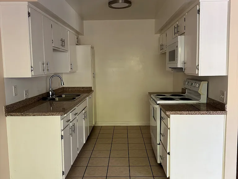 MARGATE VILLA APARTMENTS — Photo 7