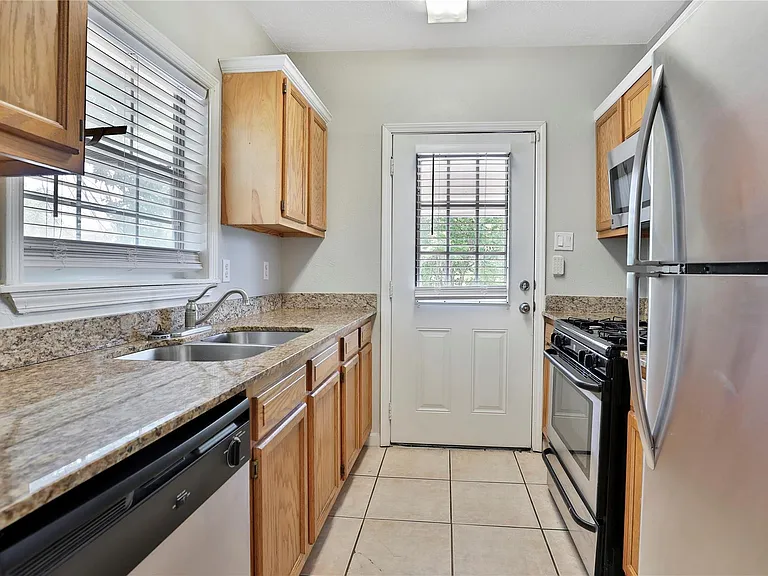 5007 Polk St — Photo 5