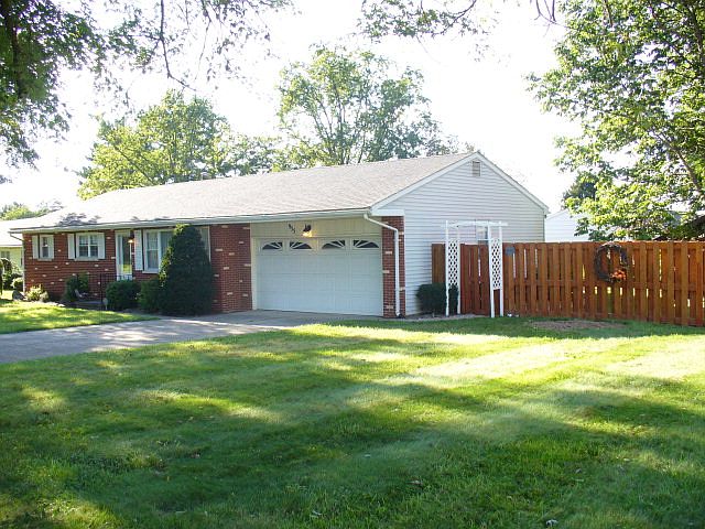 1st image of 955 Cliffside Dr