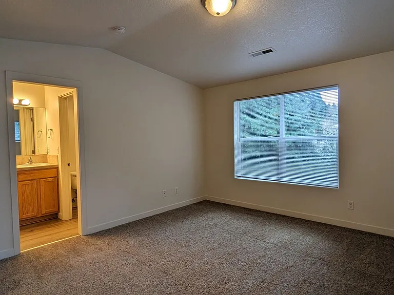 Halsey East Townhomes — Photo 102