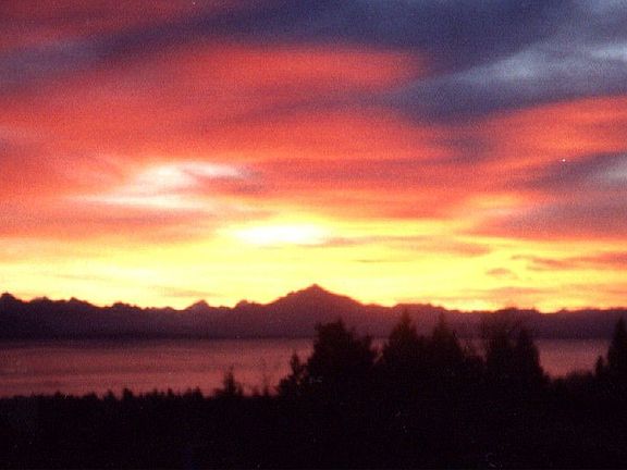 Wow! Sunrise over Glacier Peak, Mt. Pilchuck, Three Fingers & many other peaks