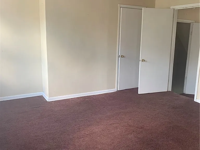 310 Knox Ave — Photo 12