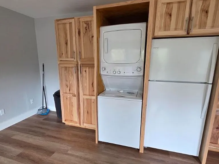 505 E Lane Dr — Photo 4