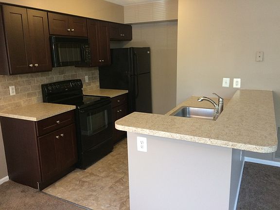 Kitchen (remodeled 10/2016)