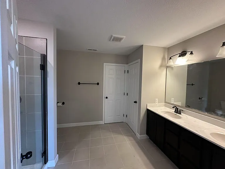 master bedroom private bath