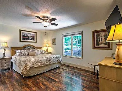 4 bed, 2644 sqft, $5,395 — Photo 2