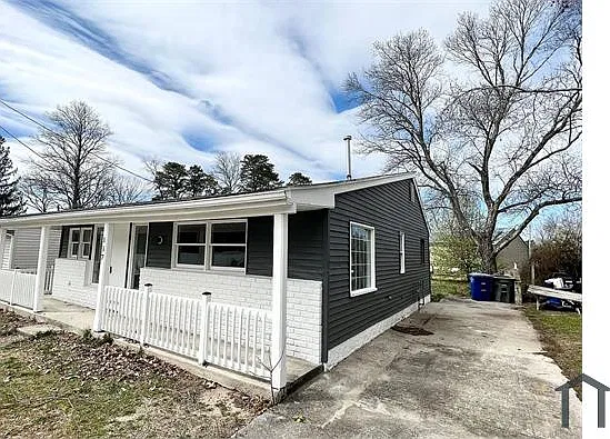 2 bed, 900 sqft, $2,200 — Photo 2