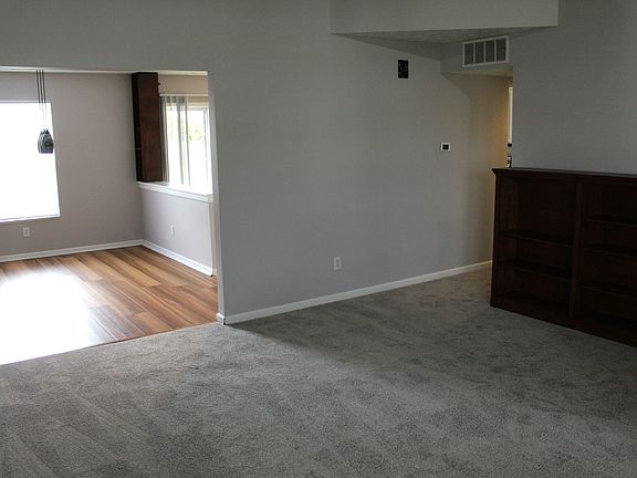 2nd image of 854 Seabreeze Dr