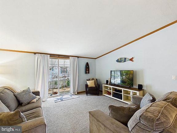 4th image of 81 Branch Ct