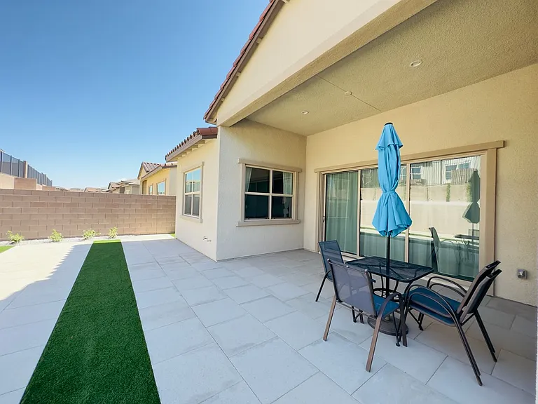 323 Robledo St — Photo 44