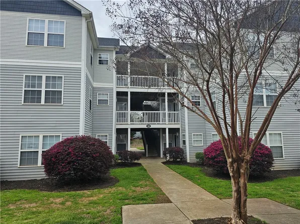 144 University Village Dr APT K, Central, SC 29630