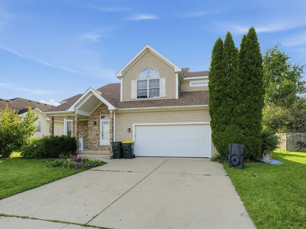 315 Stearn Dr, Genoa, IL 60135