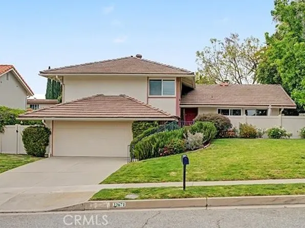 22671 Town Crier Rd, Calabasas, CA 91302