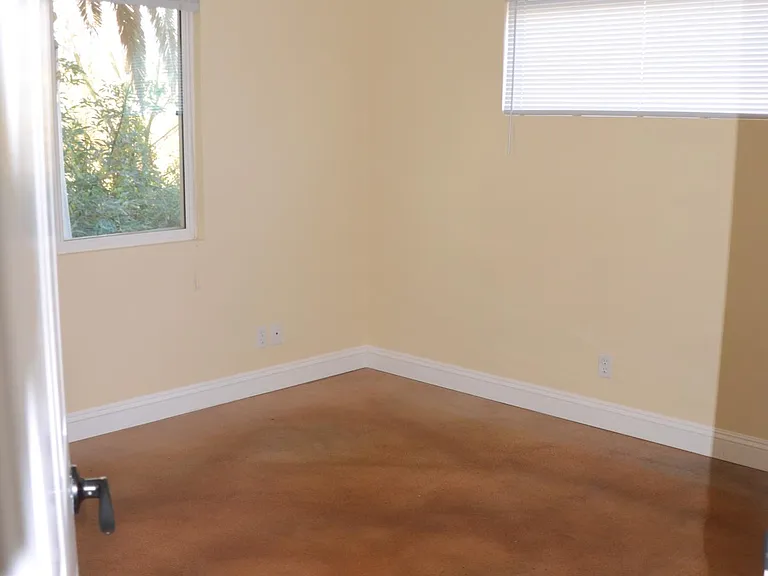 323 S Arboleda Rd — Photo 23