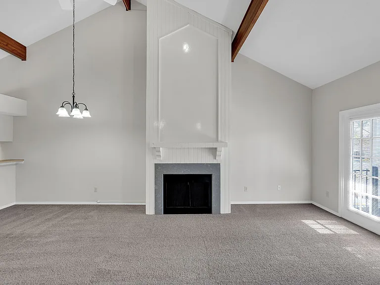 Woodlake Apartments — Photo 63