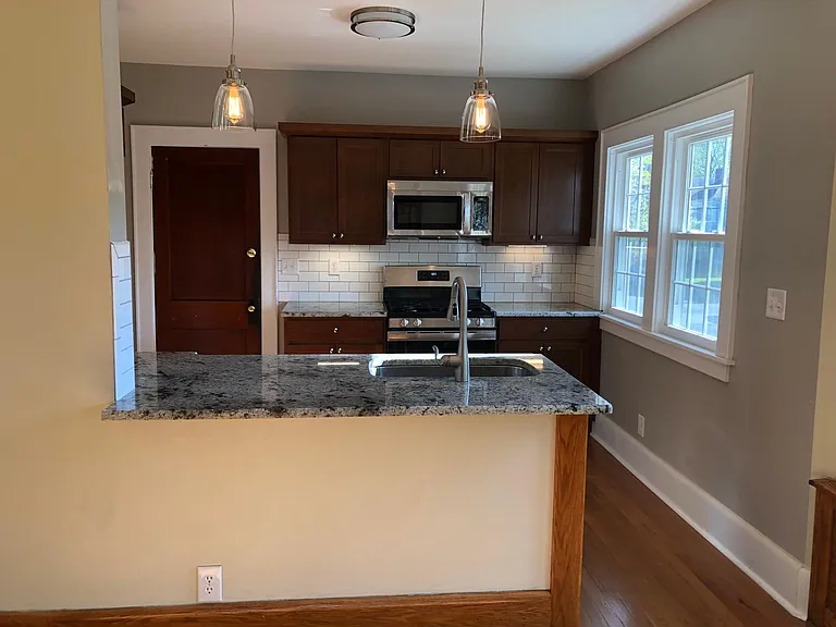 400 Broad St #1 — Photo 9