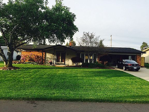 2nd image of 8386 Hedgeway Dr