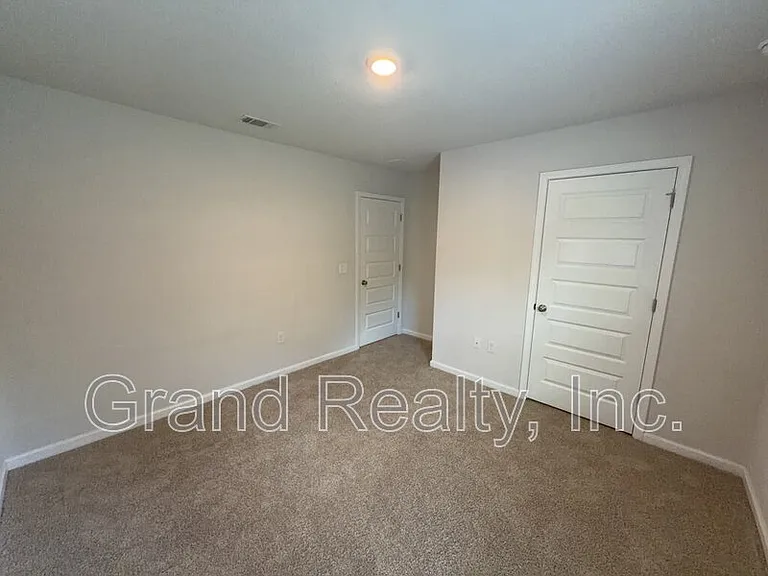 5431 Peach Dr — Photo 27