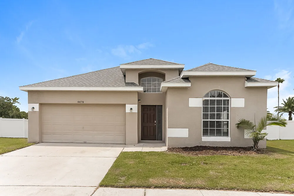 4 bed, 2.0 bath, 1946 sqft, $2,395 — Photo 1