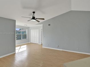 12760 Vista Isles Dr, Plantation, FL 33325