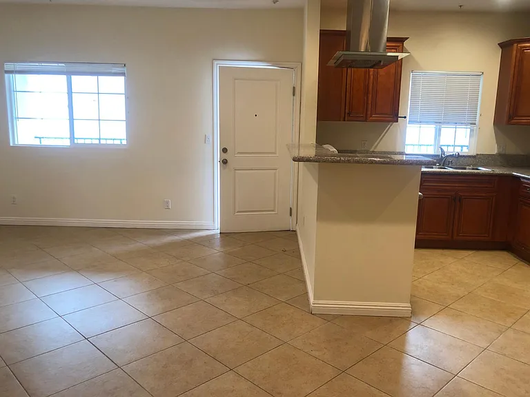 16423 Victory Blvd #5 — Photo 7