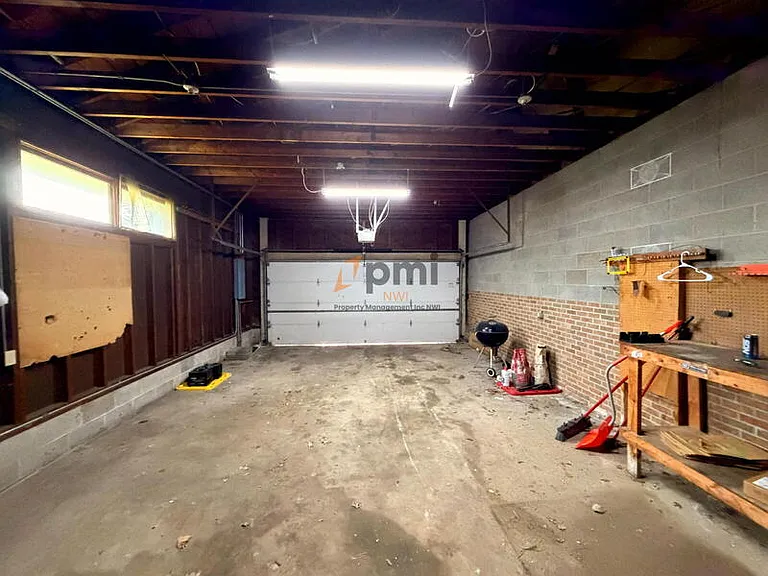 330 E 69th Pl — Photo 16