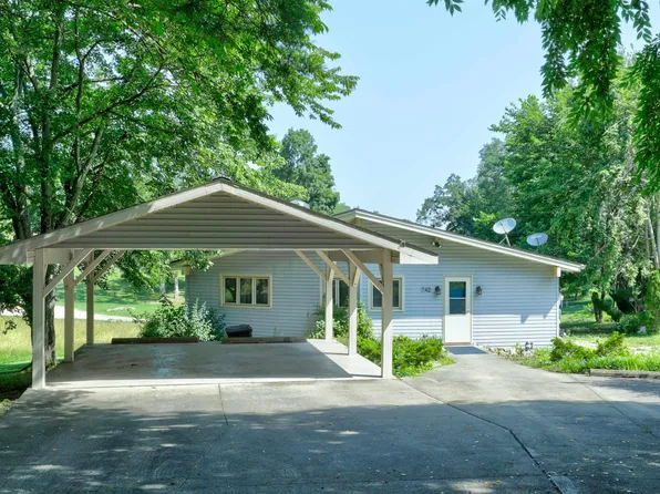 742 W Holly Dr, Santa Claus, IN 47579