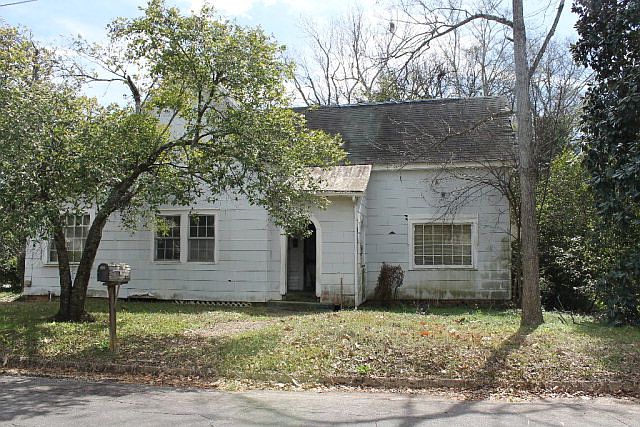 2nd image of 207 E Dodson St