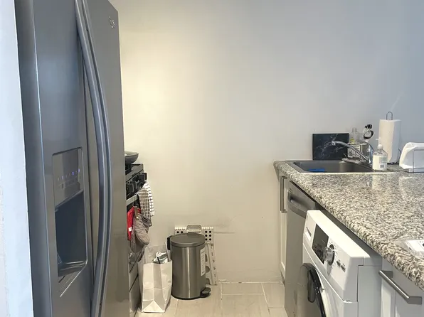 350 West 50th Street image 5 of 16