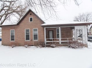 1317 10th St #1, Moline, IL 61265