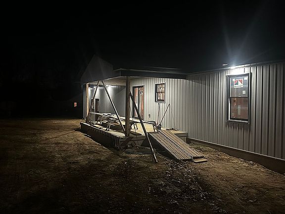 4th image of 451 E Missouri St