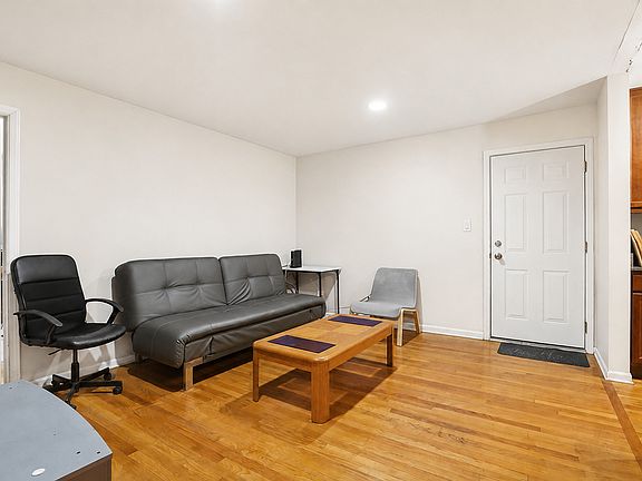 3rd image of 2147 Ridge Ave APT 2D