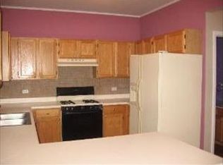 1087 Old Farm Rd, Round Lake, IL 60073