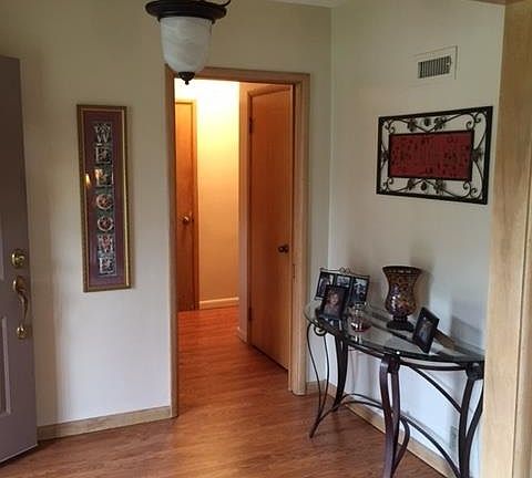 2nd image of 521 W 6th St