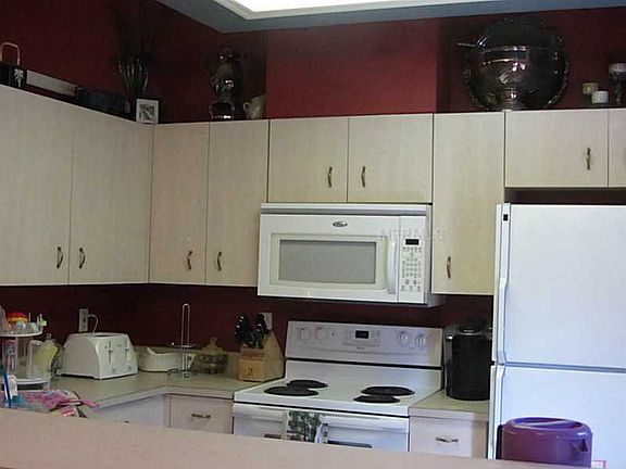 5th image of 1121 Vicksburg St