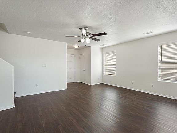5th image of 5205 Caprock Dr NE