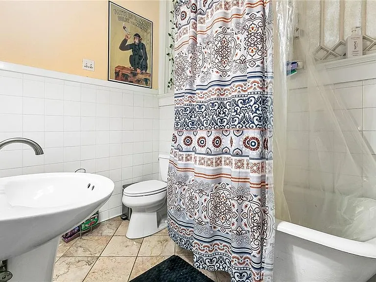 2101 S Carrollton Ave — Photo 10