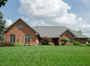 8958 Treeland Ln, Centerville, OH 45458