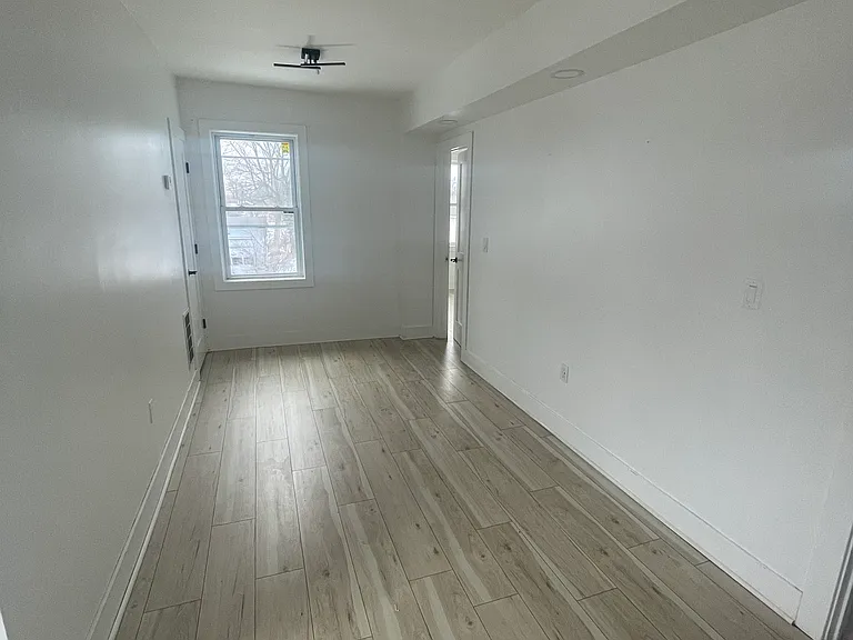 2385 Washington St #4 — Photo 37