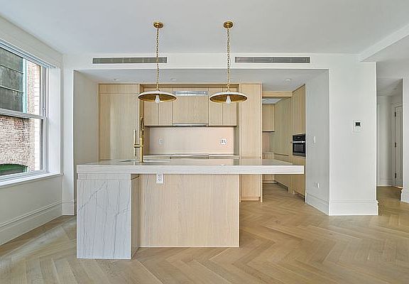 4th image of 150 W 82nd St #3I